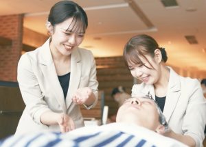 学校でしっかり学んで、サロンでしっかり経験。NHCの3年間の魅力✨