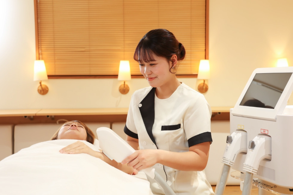 脱毛&エステ・シェーブ<br />
ACADEMY